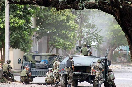 In manche Gegenden in Lateinamerika traut sich nicht einmal die Polizei. Dann muss das Militär eingreifen. ©Diego Fernández Wikimedia commons
