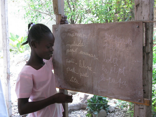 Eine Schulbildung ist in Haiti nicht selbstverständlich, höhere Bildung schon gar nicht. © nph