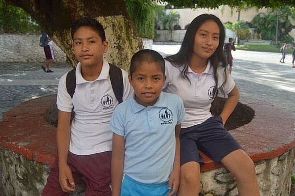 Die drei Geschwister kamen gemeinsam mit ihrer älteren Schwester 2015 ins nph-Kinderdorf. Zuhause gab es nicht genug zu essen und sie konnten nicht zur Schule gehen.