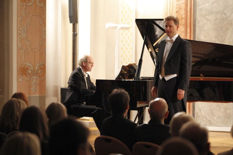 von links: Thomas Seyboldt (Klavier), Tilman Lichdi (Tenor)