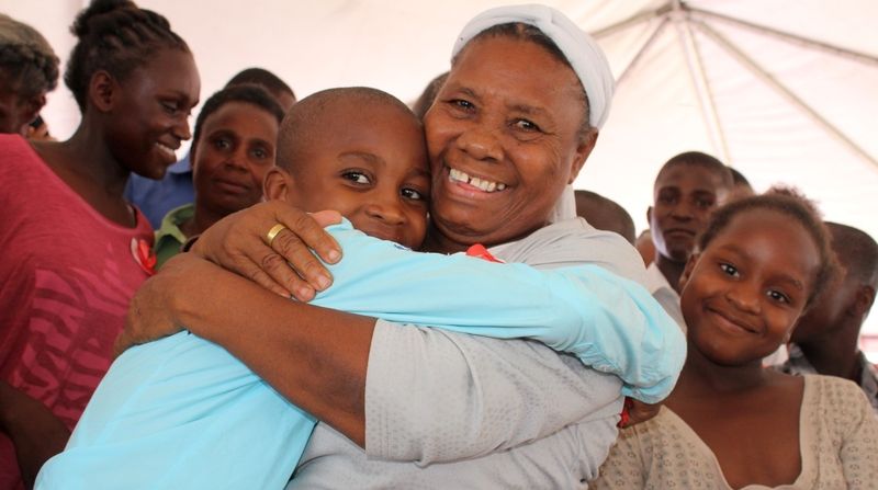 Zum Muttertag gibt es jedes Jahr in Haiti freudige Begegnungen der Kinder mit ihren Müttern.