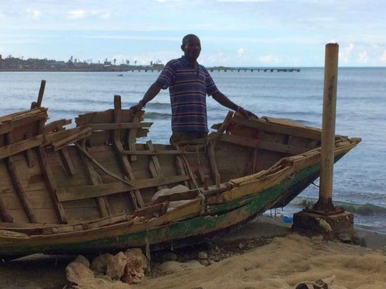 Hurrikan Matthew hat viele Fischerboote zerstört. Die Fischer in Haiti benötigen neue Boote, um ihren Lebensunterhalt verdienen zu können.