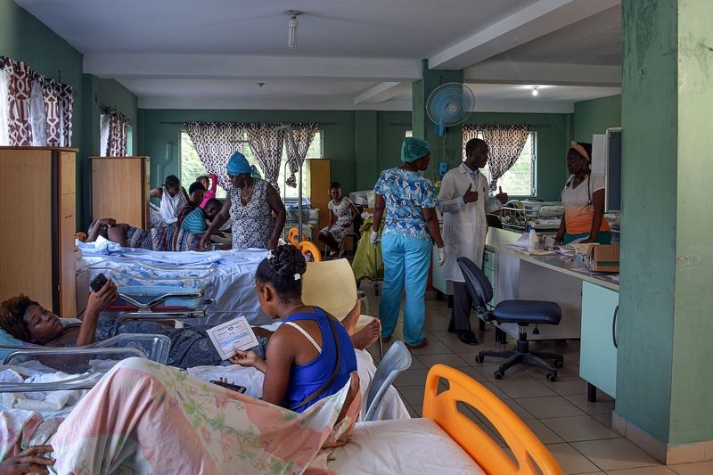 Die Geburtsstation des nph-Krankenhauses in Haiti ist ständig überbelegt. Deshalb wird sie um 15 Betten erweitert.