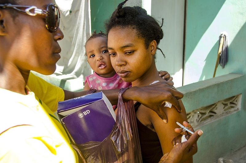 Impfung von Patienten im Krankenhaus bei nph haiti.