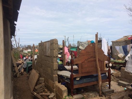 Das ist von vielen Häusern nach Hurrikan Matthew in Haiti übriggeblieben. Die Zerstörungen in den Orten des Süd-Westens sind sehr groß.