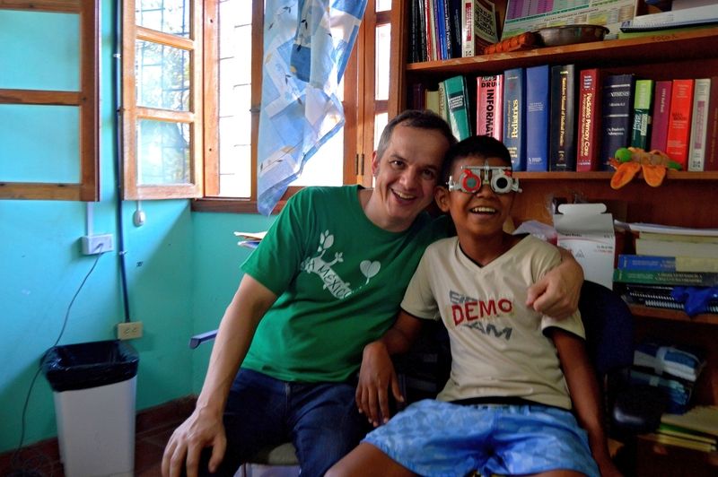 Dr. Scheib hat große Freude an seiner Arbeit für nph in Honduras.