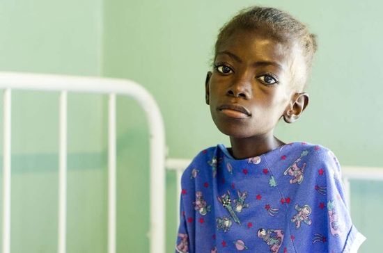 Dieses Kind hat gute Chancen wieder gesund zu werden. Das Kinderkrankenhaus von nph in Haiti bietet Kindern aus armen Familien eine Behandlung nach westlichem Standard.
